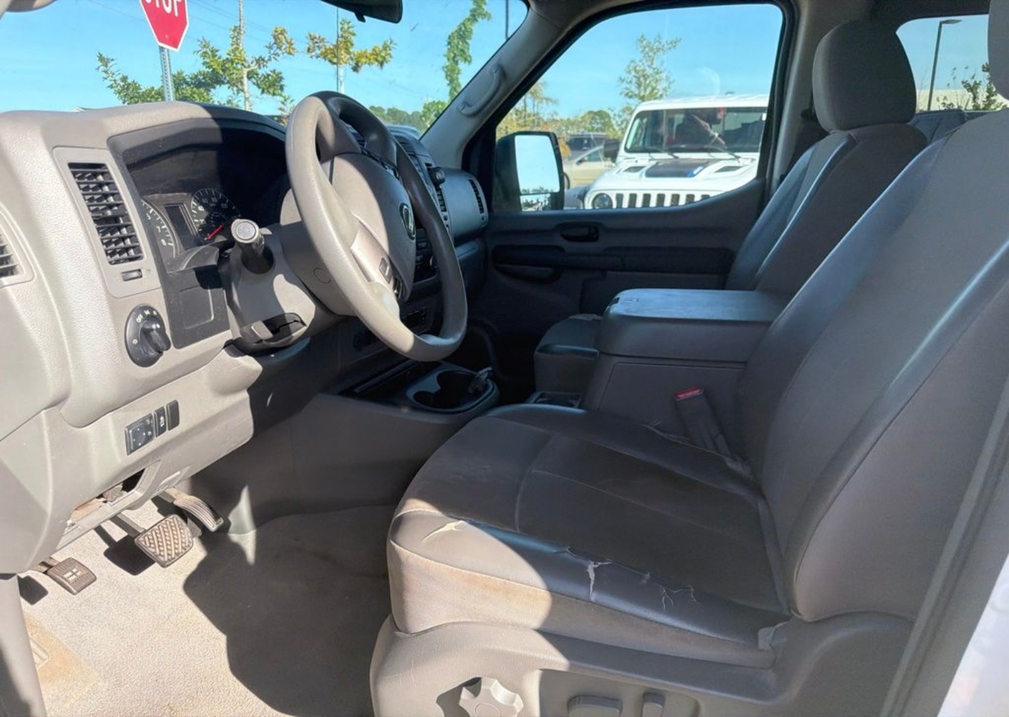 nissan nv passenger 2016 5BZBF0AA1GN854040 image nissan nv passenger 2016 5BZBF0AA1GN854040 image